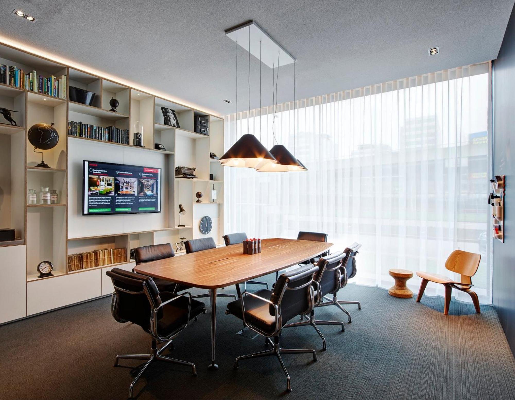 Citizenm Schiphol Airport Hotel 4*