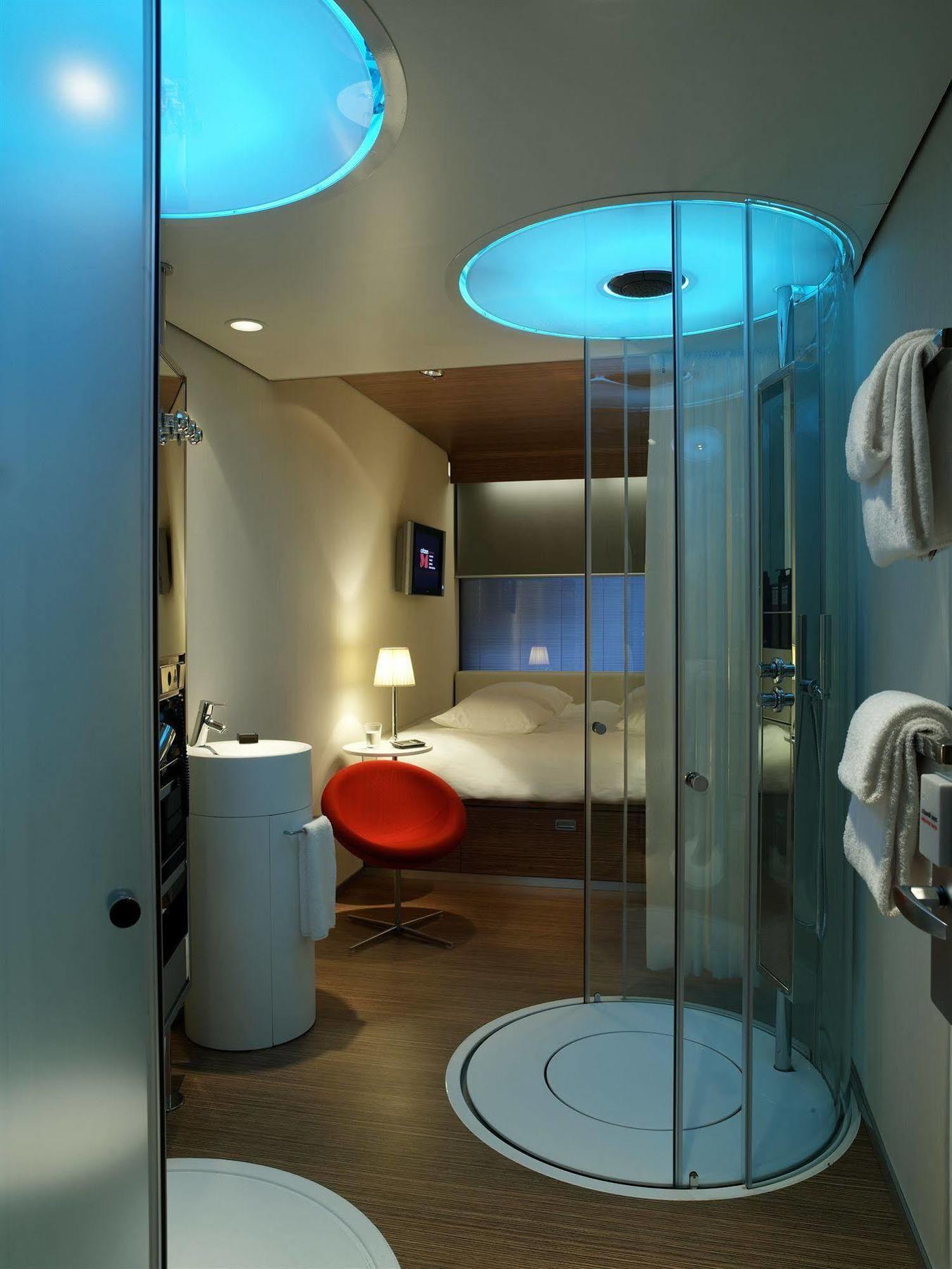 Hotel Citizenm Schiphol Airport 4*