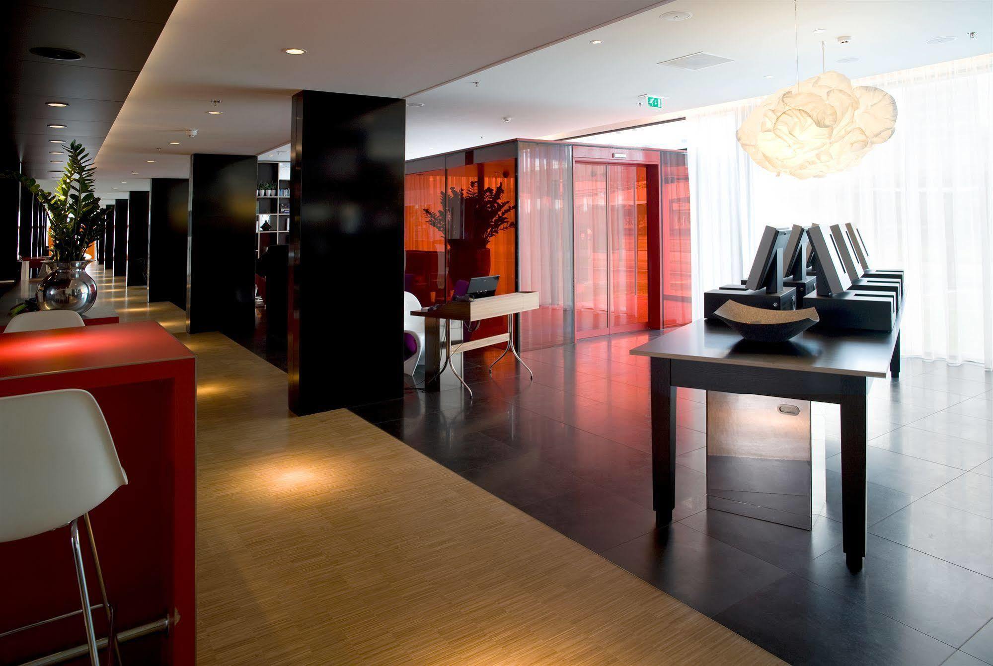 Hotel Citizenm Schiphol Airport 4*